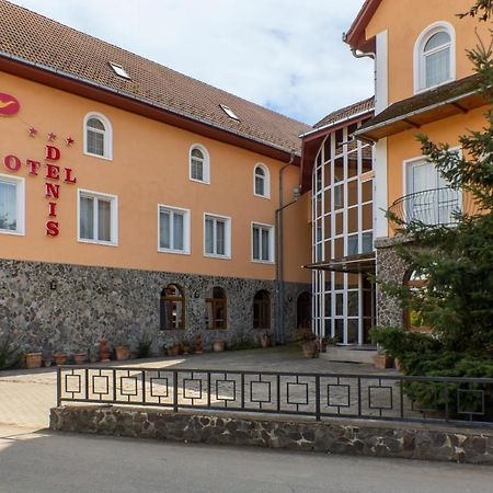 Hotel Denis Daneş Екстериор снимка